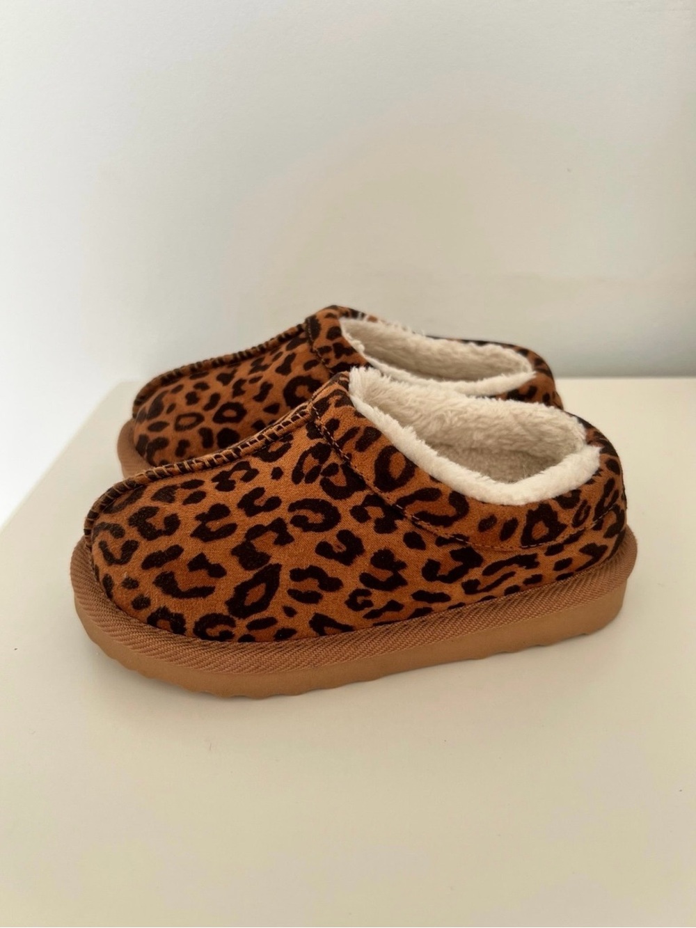 Cat & Jack clogs